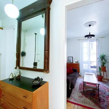 Bright Apt In Montmartre Paris